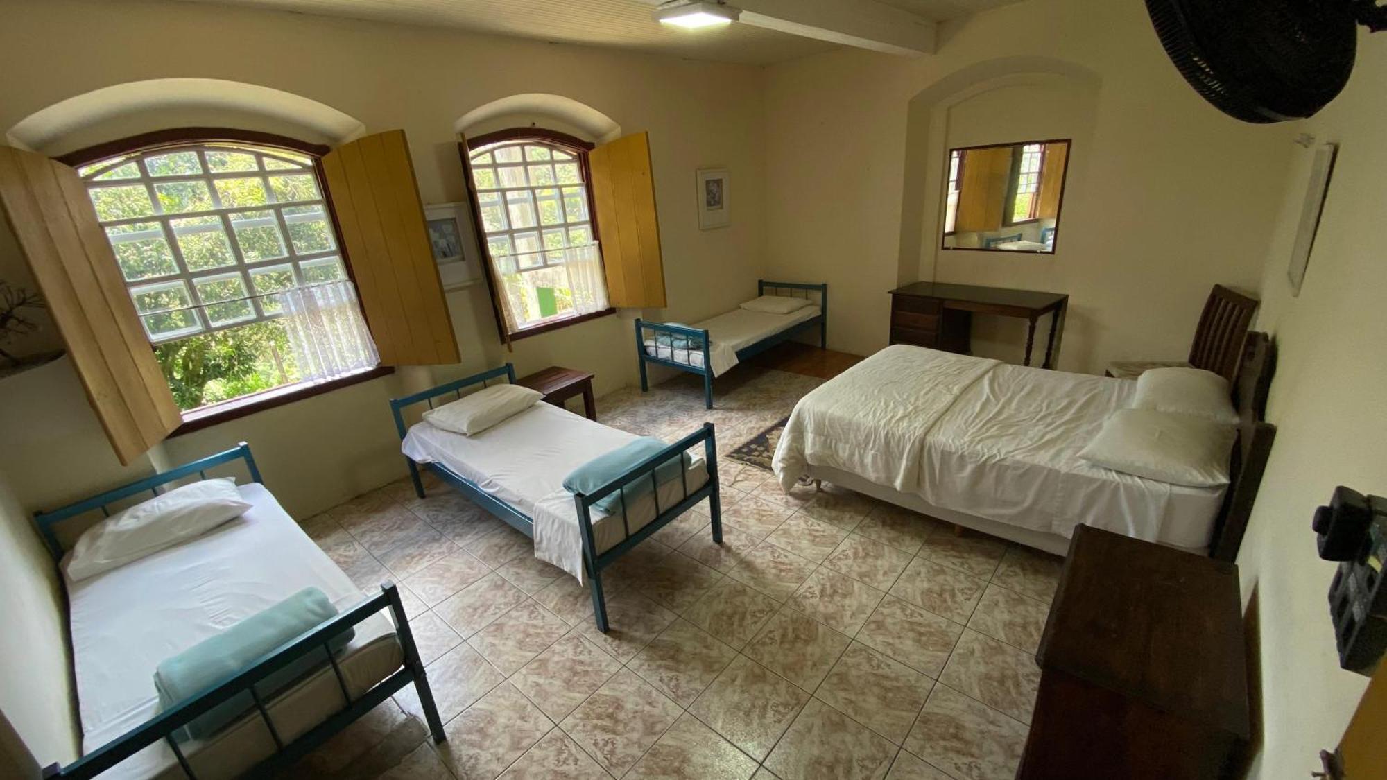 Brumas Hostel