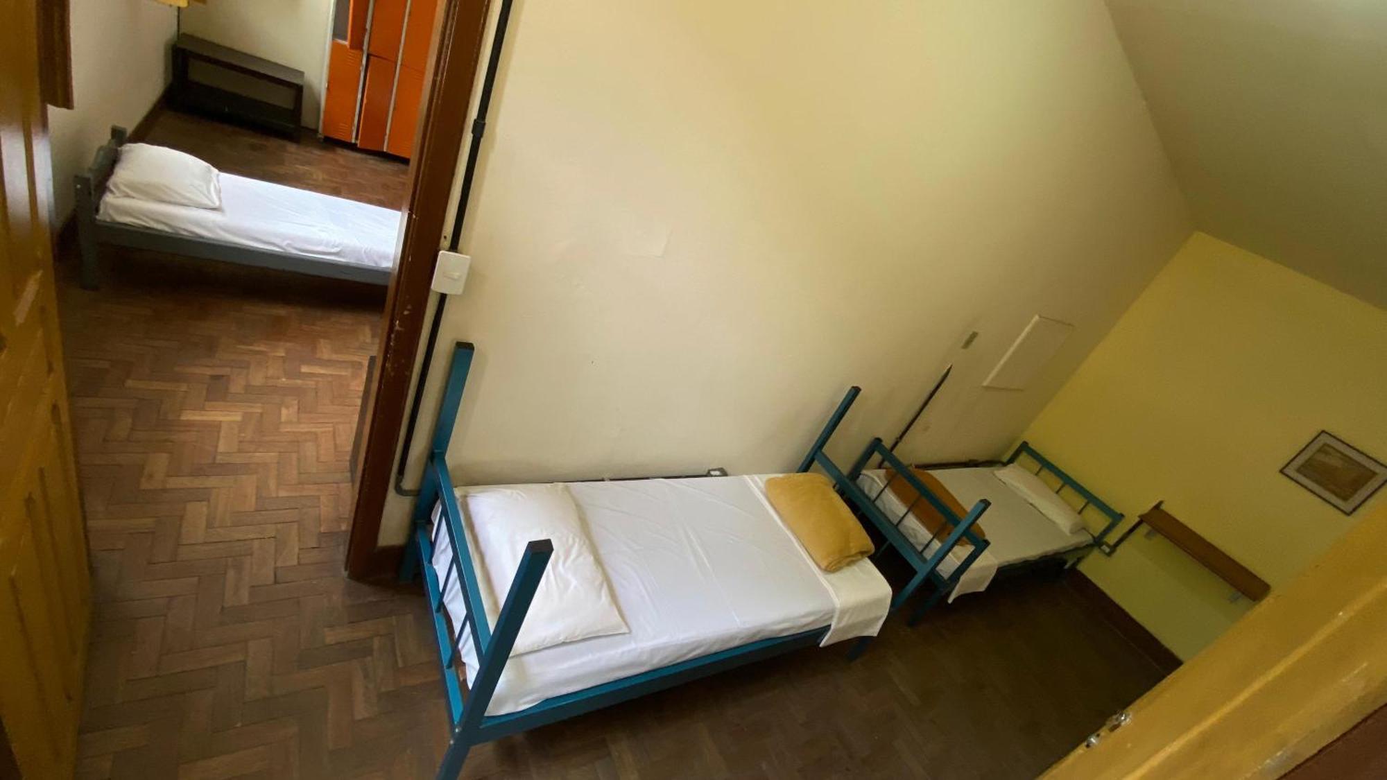 Brumas Hostel *